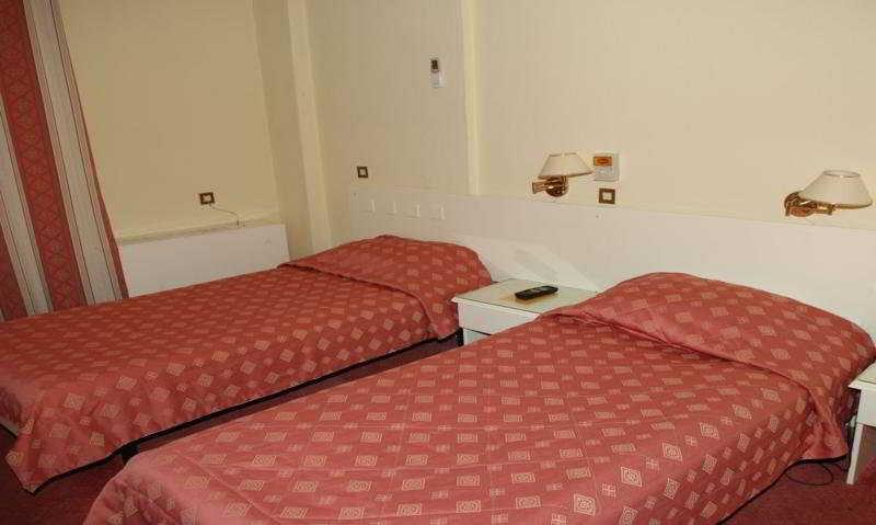 Orpheus Hotel Komotini Room photo